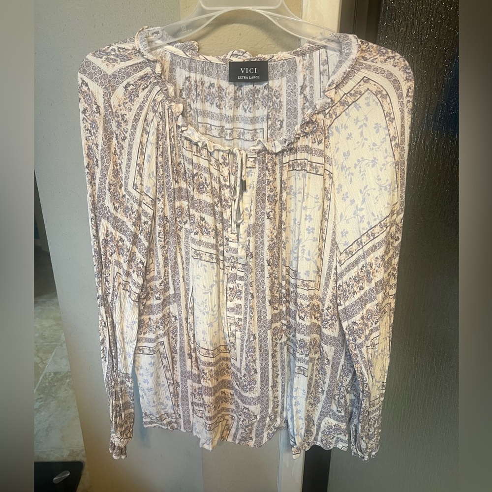 Vici peasant top
